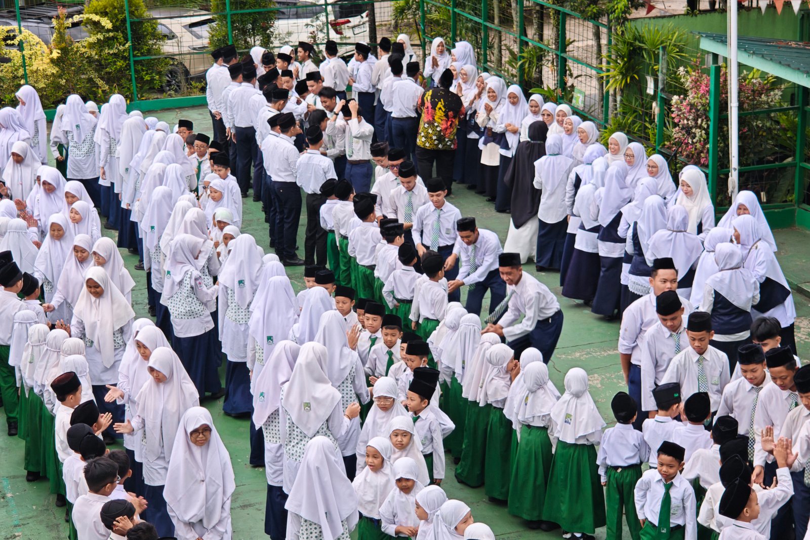 HALAL BI HALAL