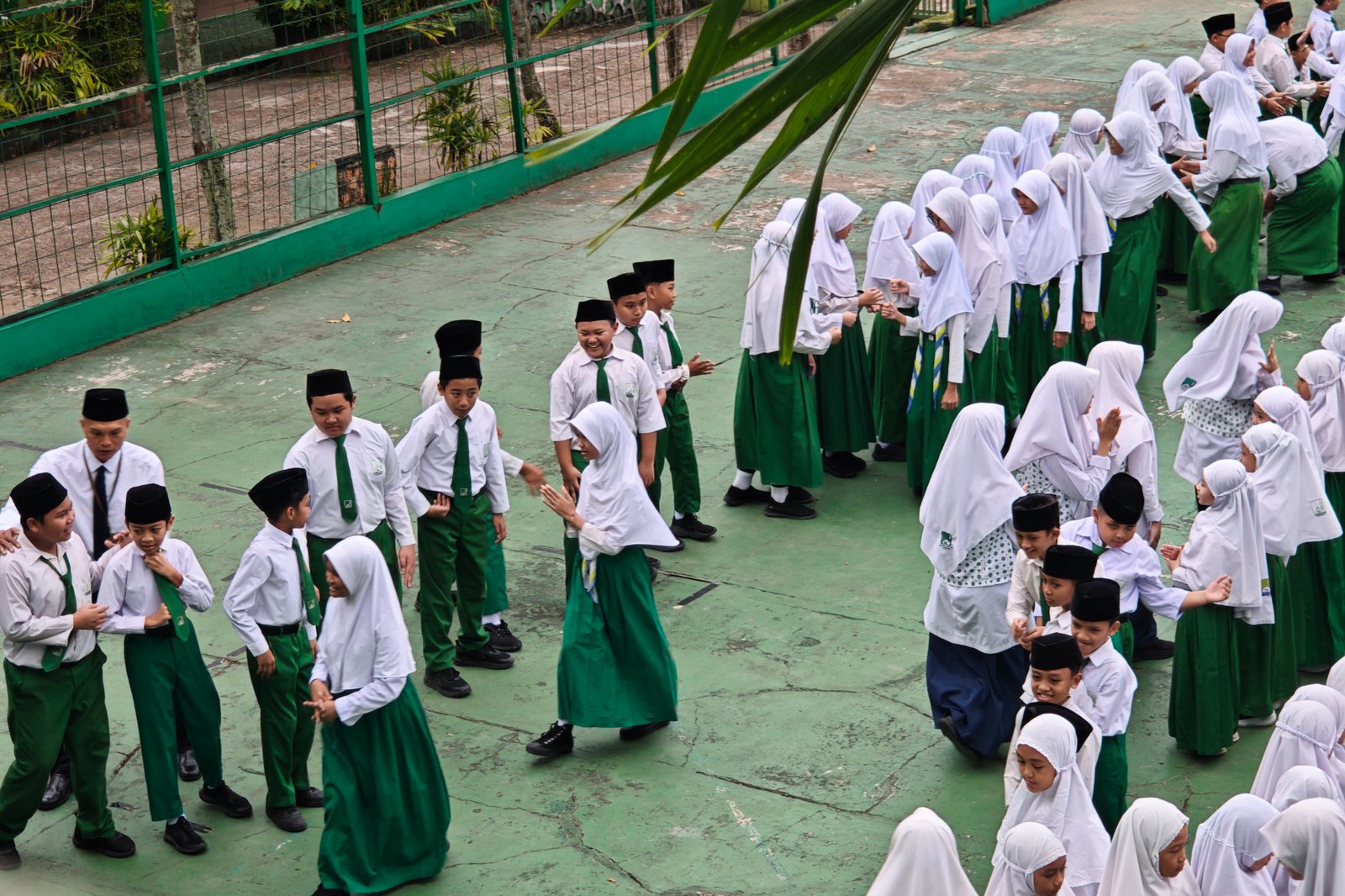 HALAL BI HALAL